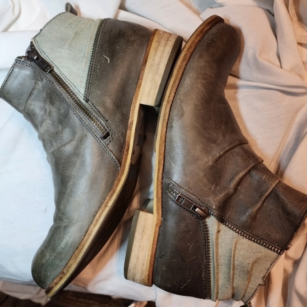 CAT Mixed Media Moto Ankle Boots Distressed Faux Leather Canvas Block Heel 8 - Picture 2 of 15
